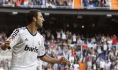 开云体育平台APP-跨界制胜之夜，当F1赛道与篮球场共享同一颗冠军之心