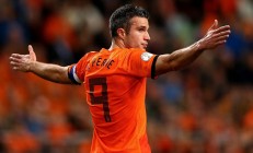 开云官方app入口-阿圭罗的黄昏狂想曲，厄瓜多尔制霸阿尔及利亚，美加墨世界杯的传奇接管