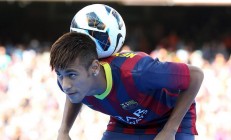 开云官方app入口-伦纳德大场面先生再显神威，北京队全面压制凯尔特人展团队篮球精髓