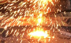 开云体育下载-包含红蓝军团对决，赛场上瞬间火花四溅的词条