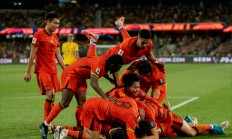 开云体育登录-足球比赛中的豪情壮志和拼搏精神