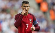 开云体育-东契奇全程高能输出，太阳力克马刺，一场个人英雄主义与团队韧性的对决