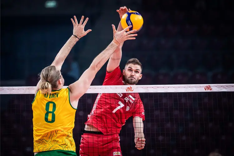 波兰队横扫韩国队，波尔统治全场