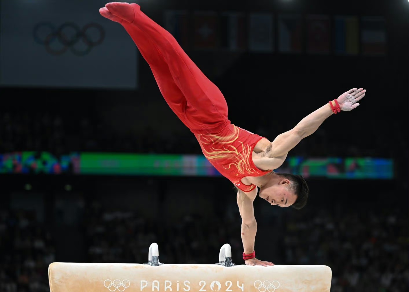 体操选手在动作连贯性方面完成了突破，赢得了评委们的青睐的简单介绍