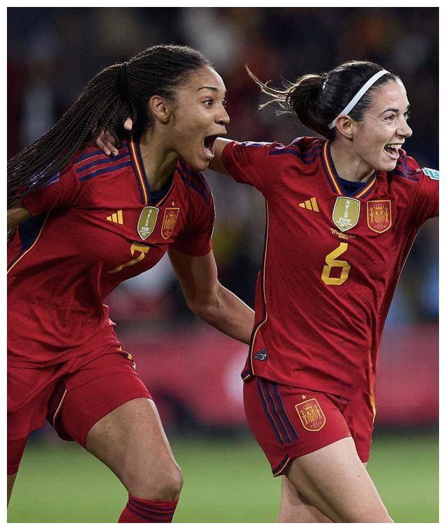 法国女足球员表现出众晋级巅峰