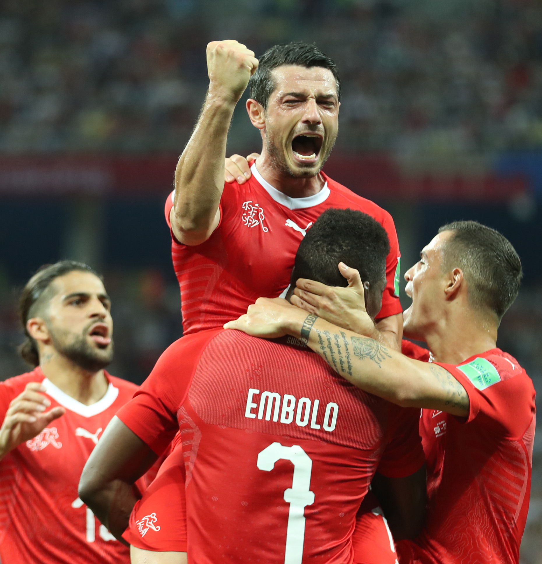 俄罗斯选手在射击比赛中抢先达到终点