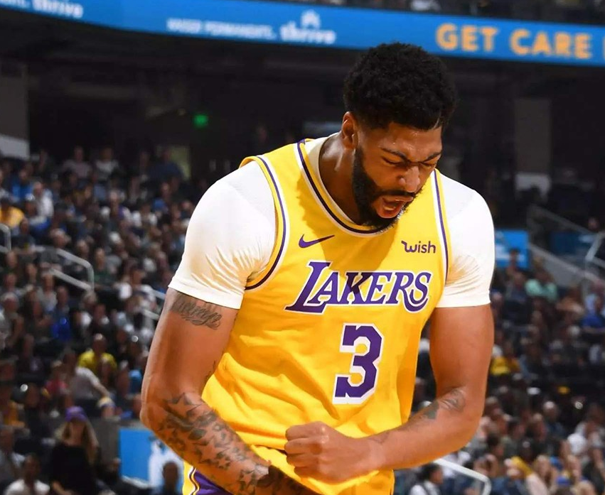 广州队翻盘爵士，浓眉哥惊艳四座的简单介绍