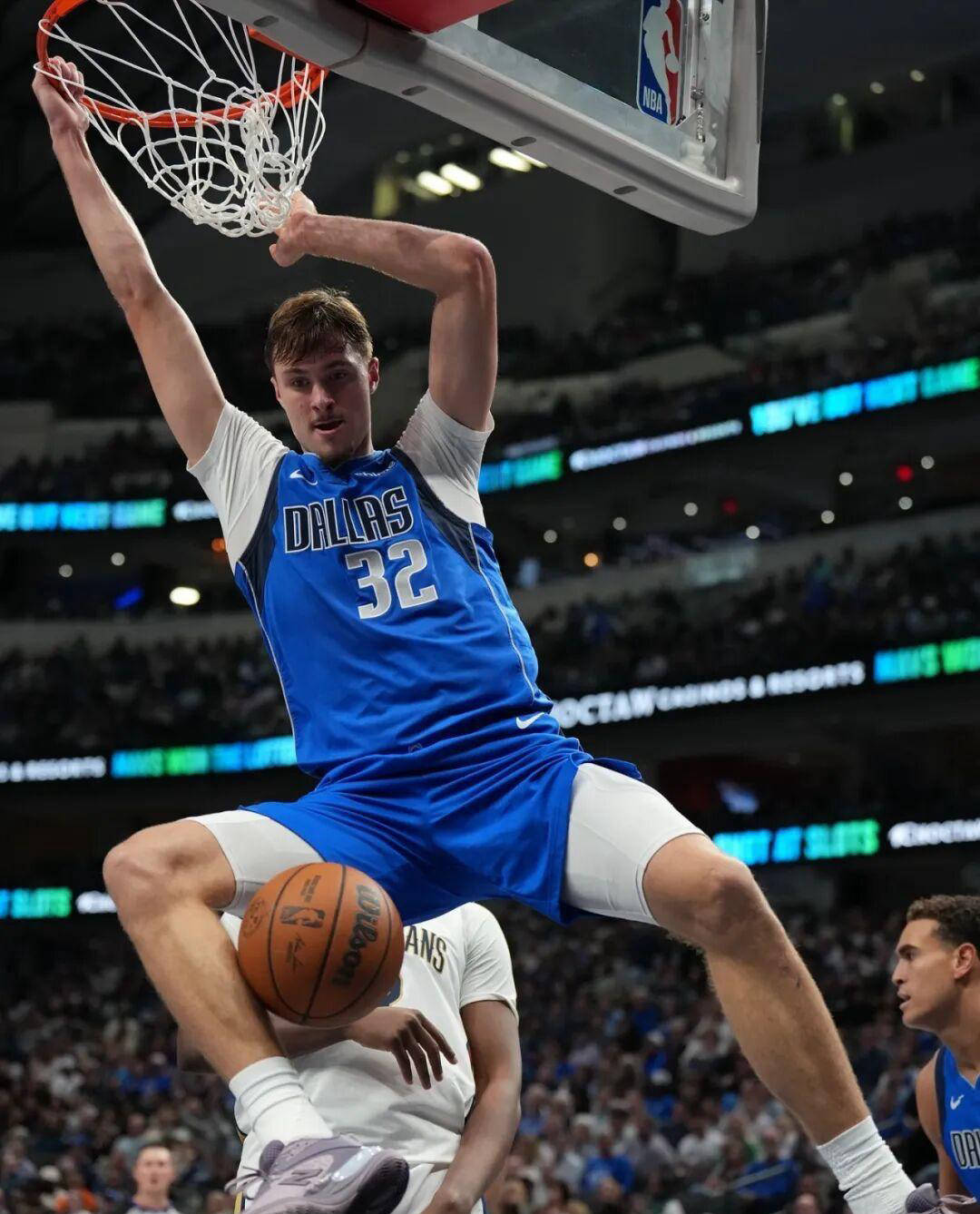 包含独行侠横扫鹈鹕，布克扛起全队的词条