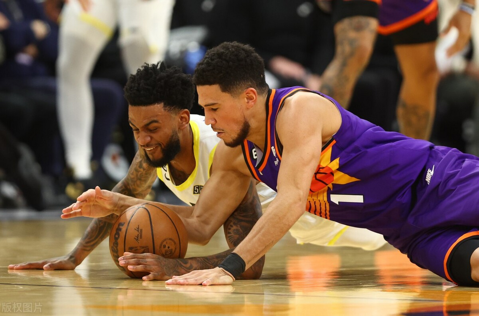 猛龙完胜爵士,艾顿爆发神勇的简单介绍 猛龙完胜爵士,艾顿爆发神勇的简单介绍